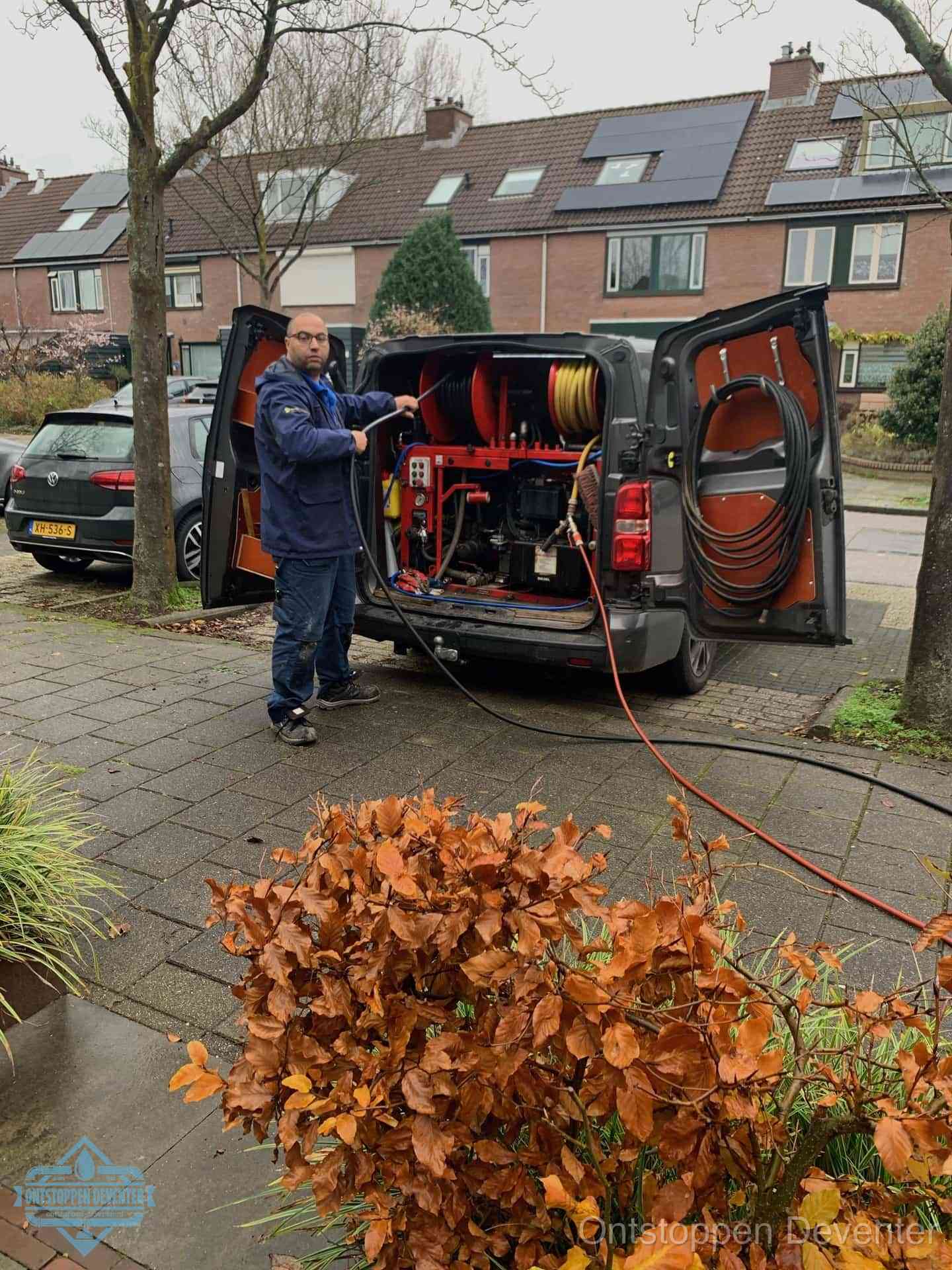 Rioolservice in de wijk in Deventer